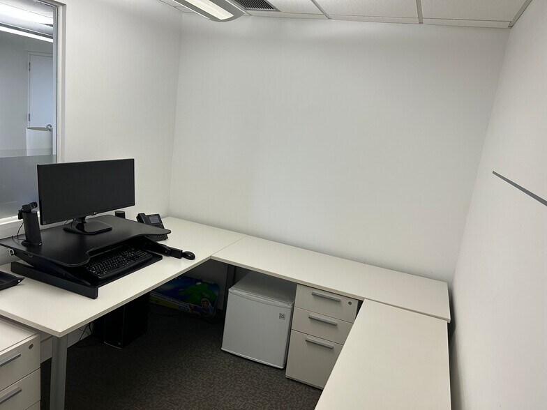 More Photos Of 4770 Biscayne Blvd, Miami Office For Sale