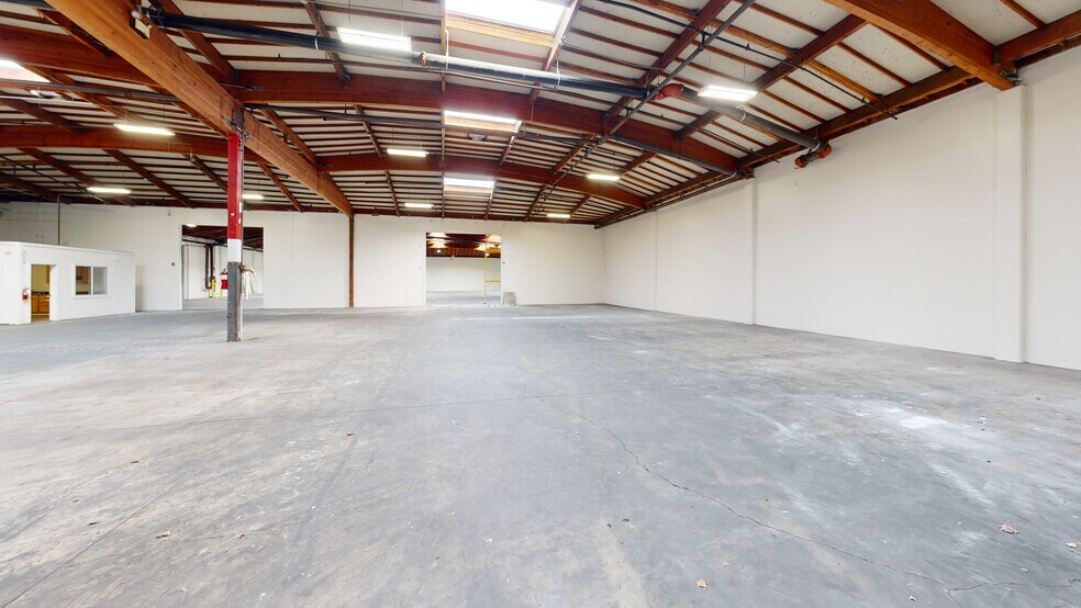 Primary Photo Of 210 Classic Ct, Rohnert Park Warehouse For Lease