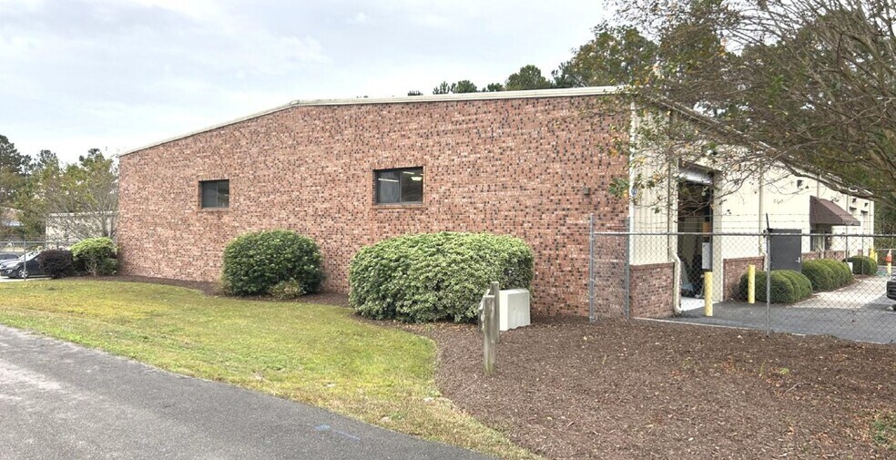 Primary Photo Of 2005 Corporate Dr S, Wilmington Warehouse For Lease