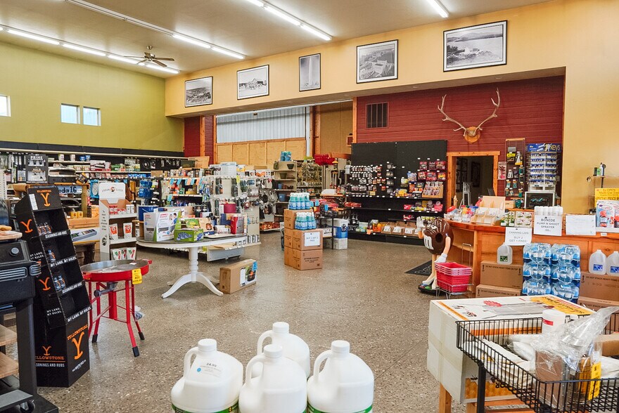 More Photos Of 50 N 2nd E, Soda Springs Convenience Store For Sale