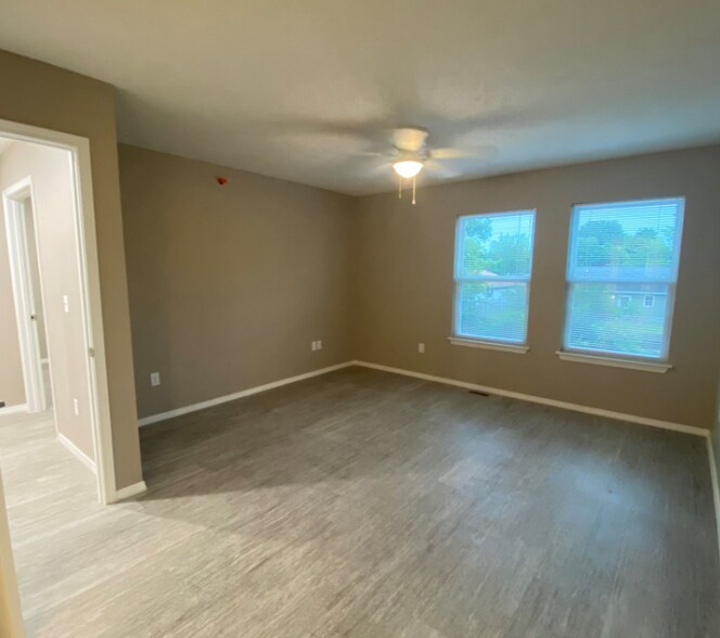More Photos Of 1472 Butterfield Coach Rd, Springdale Apartments For Sale