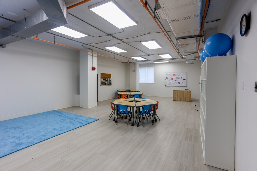 More Photos Of 1720 Harrison St, Hollywood Office Residential For Sale