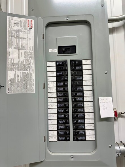 More Photos Of 612 E Tipton St, Seymour Freestanding For Sale