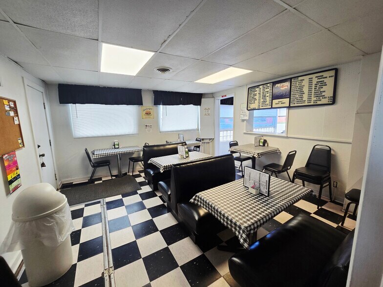 More Photos Of 301 Main St, Fairfax Fast Food For Sale