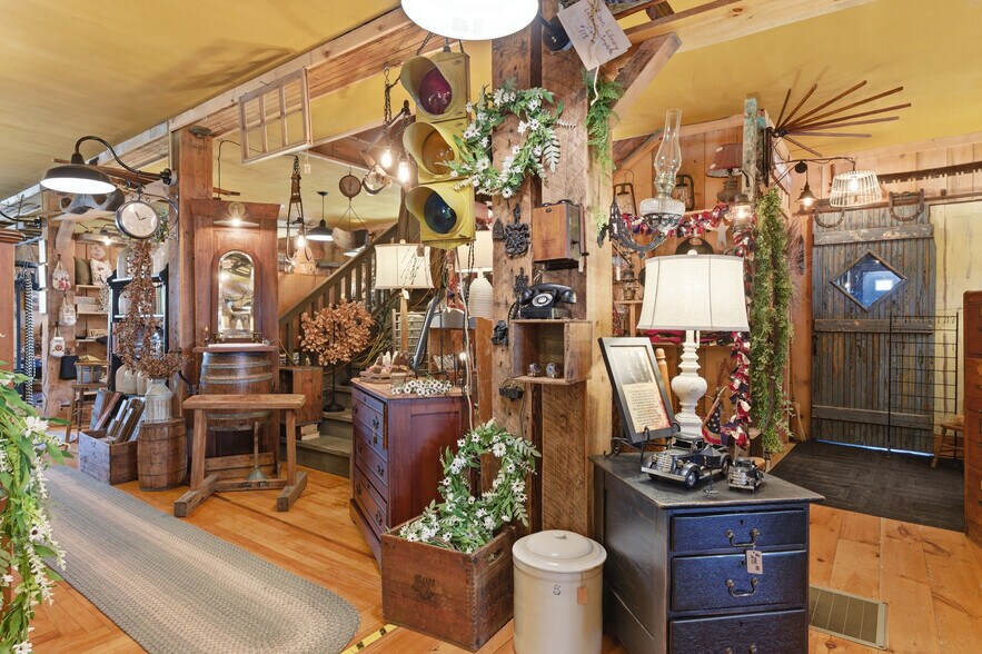 More Photos Of 953 Victory Hwy, Burrillville Bar For Sale