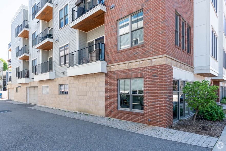 More Photos Of 637 E 1st St, Boston Apartments For Lease