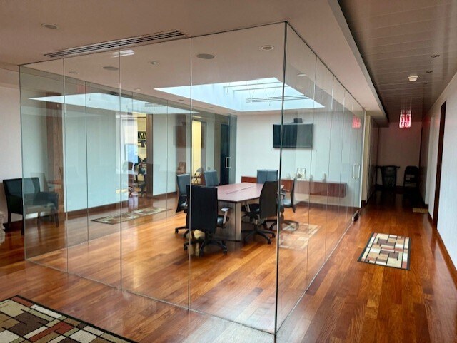 More Photos Of 2550 Crescent St, Astoria Office For Sale