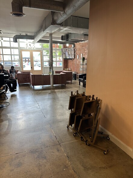 More Photos Of 2112 Morris Ave, Birmingham Office For Lease