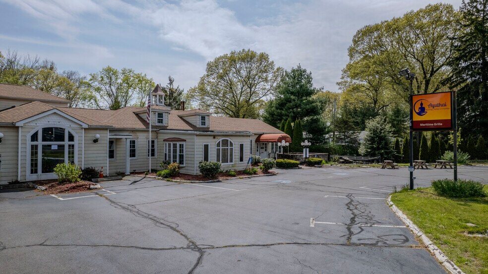 More Photos Of 2548 Boston Post Rd, Guilford Restaurant For Sale