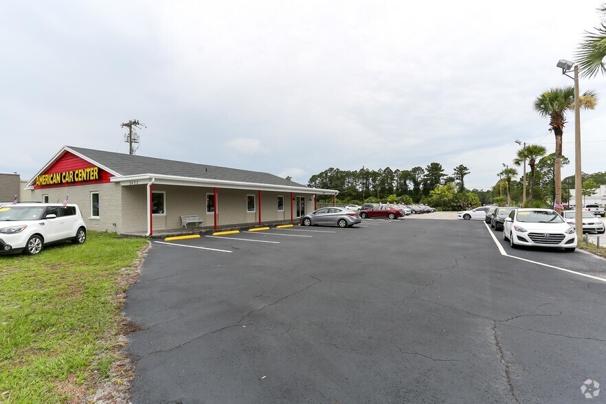 More Photos Of 3432 N Main St, Gainesville Freestanding For Lease