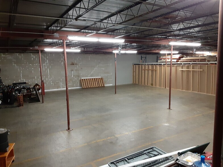 More Photos Of 4801 Commercial Plaza St, Winston-Salem Warehouse For Lease