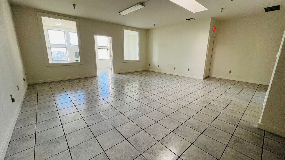 More Photos Of 324 7th St, Oakland General Retail For Sale