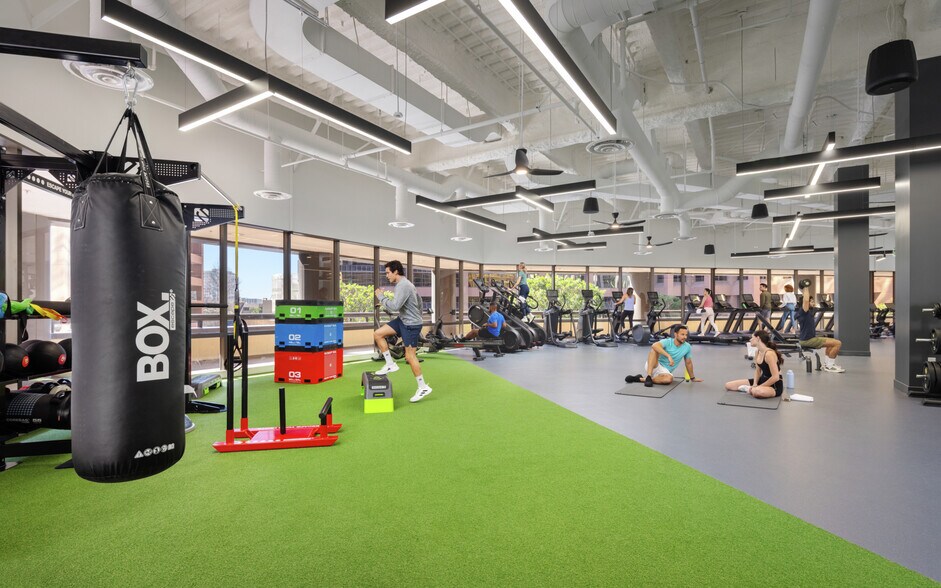 More Photos Of 101 W Broadway, San Diego Office For Lease