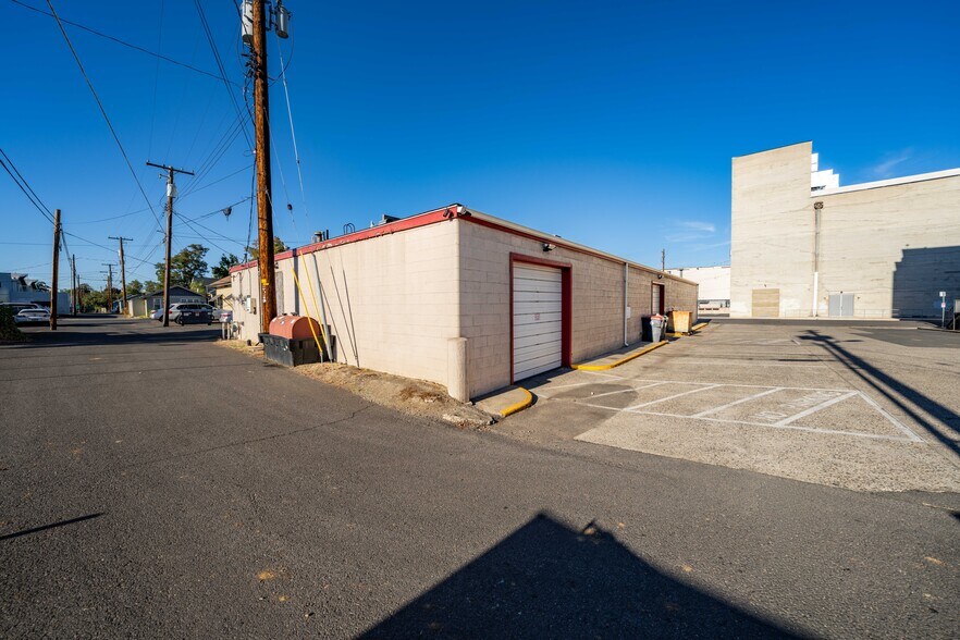 More Photos Of 125 N Holly St, Medford Auto Repair For Sale