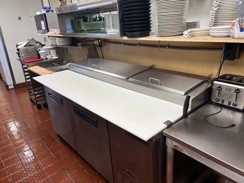 More Photos Of 1020 W Buchanan St, California Fast Food For Sale