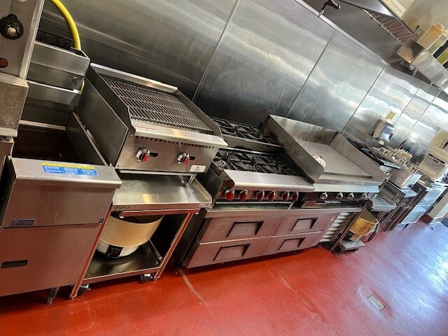 More Photos Of 425 E Foothill Blvd, Azusa Restaurant For Lease