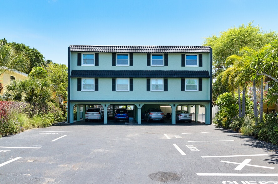 More Photos Of 125 110th Ave, Treasure Island Apartments For Sale