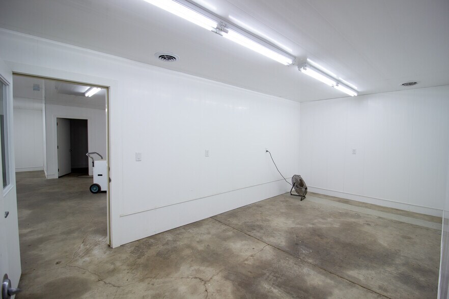 More Photos Of 6924 Peck Rd, Eaton Rapids Industrial For Sale