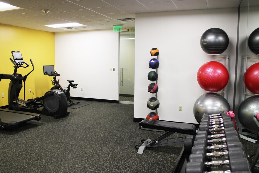 More Photos Of 3500 Oak Lawn Ave, Dallas Coworking Space