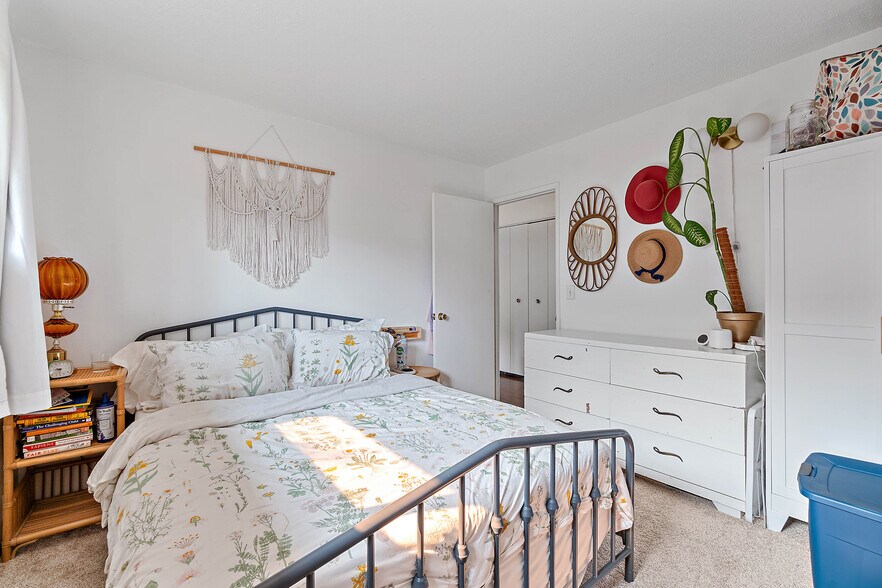 More Photos Of 806 SE Nehalem St, Portland Apartments For Sale