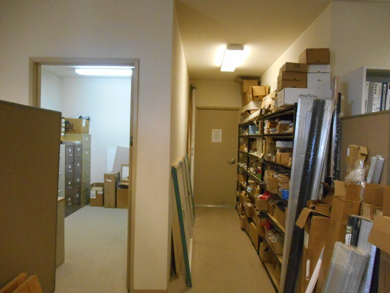 More Photos Of 7442 Varna Ave, North Hollywood Warehouse For Lease