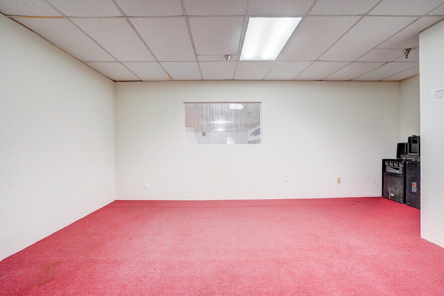 More Photos Of 950 S Central Ave, Compton Schools For Sale