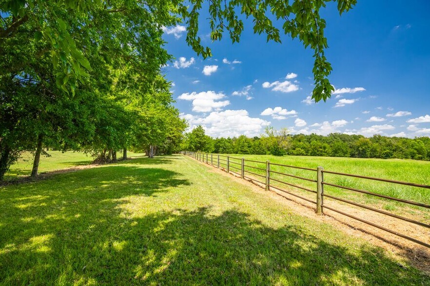 More Photos Of FM 1536 @ CR 3573, Dike Land For Sale
