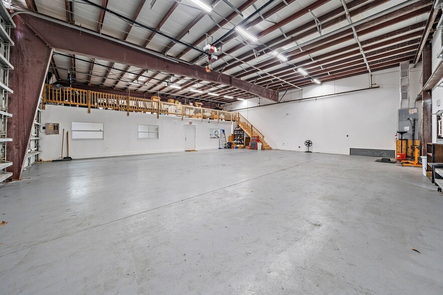More Photos Of 1501 SE Decker Ave, Stuart Warehouse For Sale