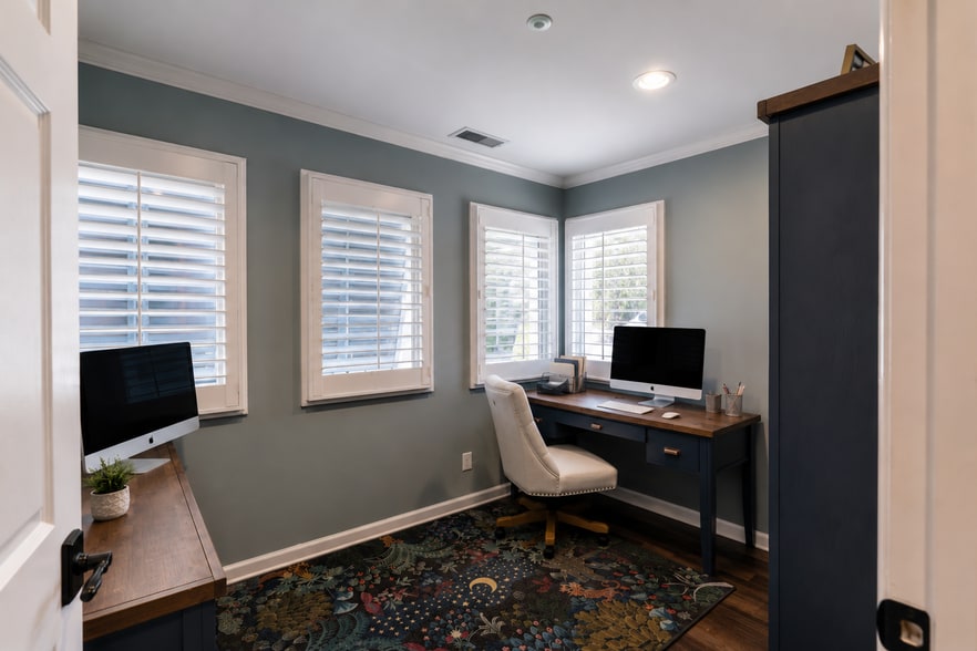 More Photos Of 310 Eisenhower Dr, Savannah Medical For Lease