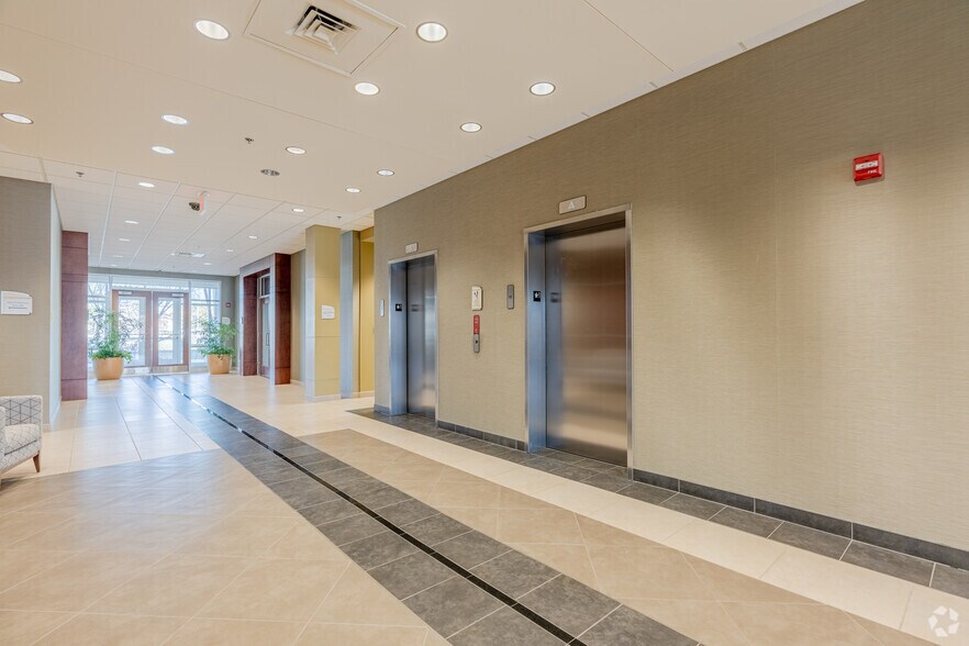 More Photos Of 15521 Midlothian Tpke, Midlothian Office For Lease