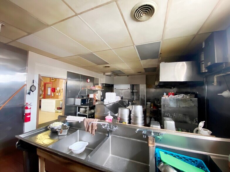 More Photos Of 221 Washington Ave, Riverton Religious Facility For Sale