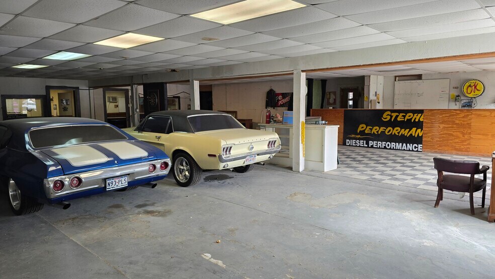 More Photos Of 367 E Washington St, Stephenville Light Manufacturing For Sale