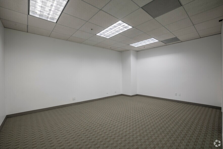 More Photos Of 1999 Harrison St, Oakland Coworking Space