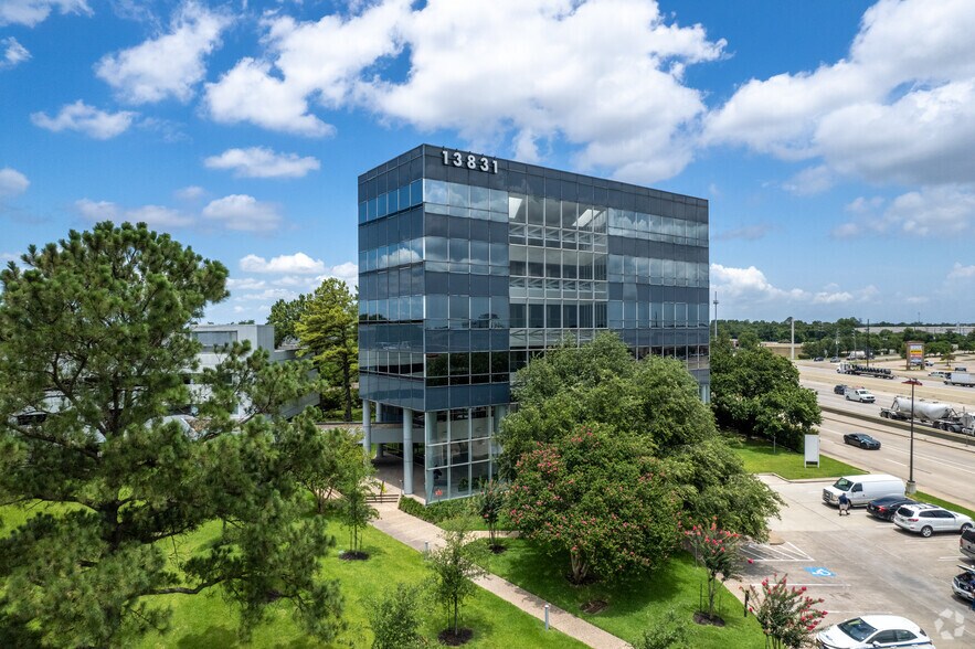 More Photos Of 13831 Northwest Fwy, Houston Office For Lease