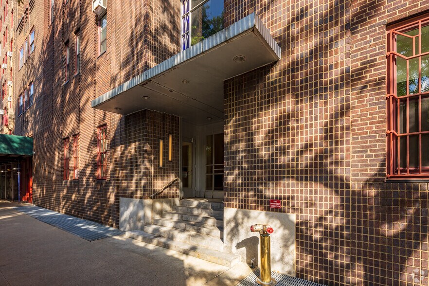 More Photos Of 310 Riverside Dr, New York Apartments For Lease