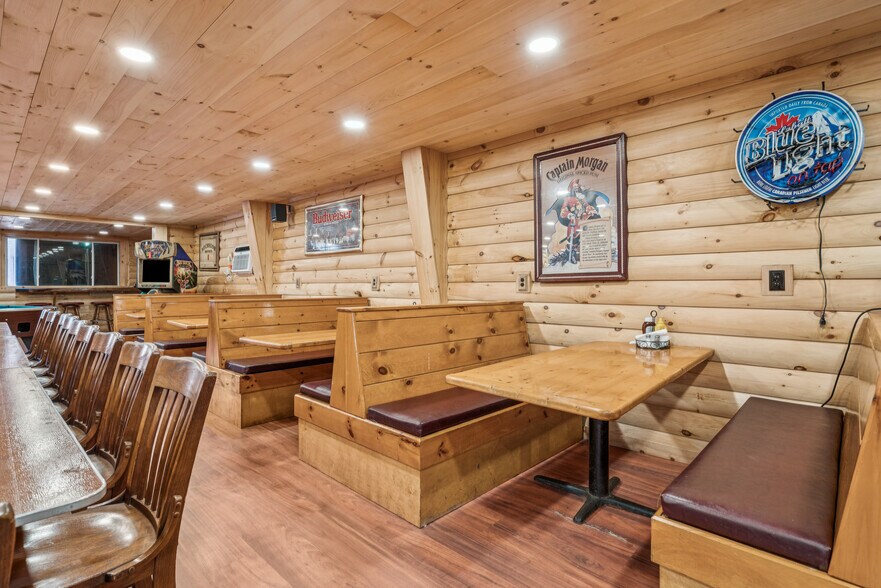 More Photos Of 1 Maple ave, Chelsea Restaurant For Sale