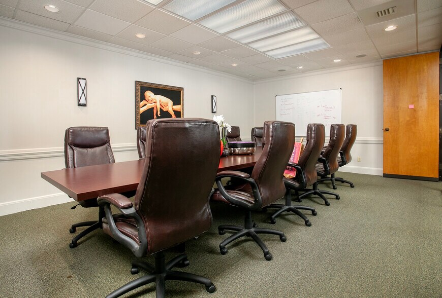 More Photos Of 9846 State Highway 31 E, Tyler Medical For Sale