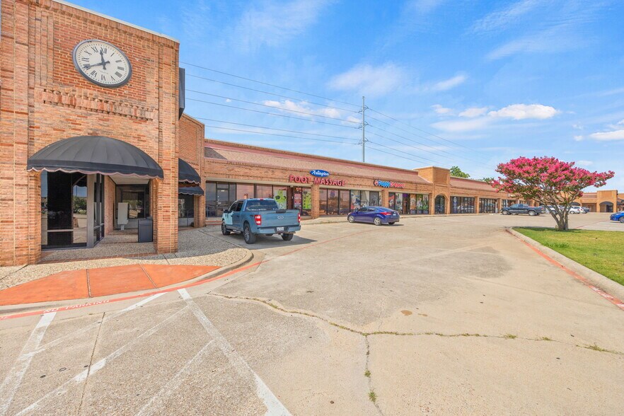 More Photos Of 2401 W Pioneer Pky, Pantego Unknown For Lease