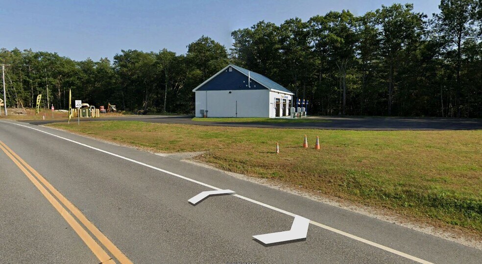 More Photos Of 572 US Route 4, Enfield General Retail For Sale