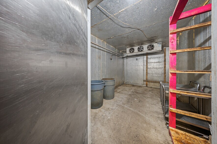 More Photos Of 27033 US Highway 96 S, Kirbyville Food Processing For Sale