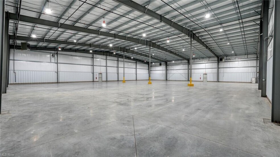 More Photos Of 703 Woodlawn Ave, Cambridge Warehouse For Lease