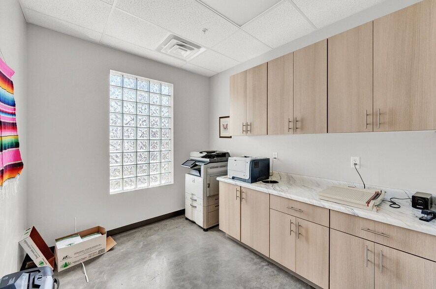 More Photos Of 508 W 400 N, Salt Lake City Office For Lease
