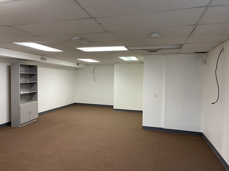 More Photos Of 626 McLean Ave, Yonkers Office For Lease