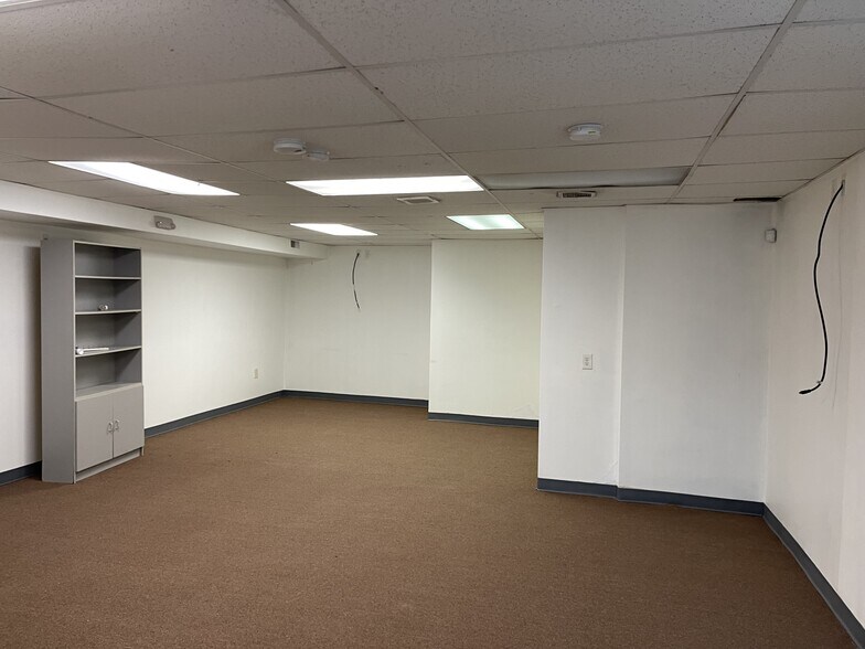 More Photos Of 626 McLean Ave, Yonkers Office For Sale