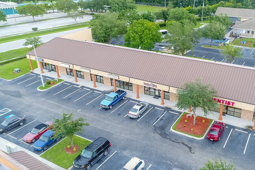 More Photos Of 4325 Lynx Paw Trail, Valrico General Retail For Lease