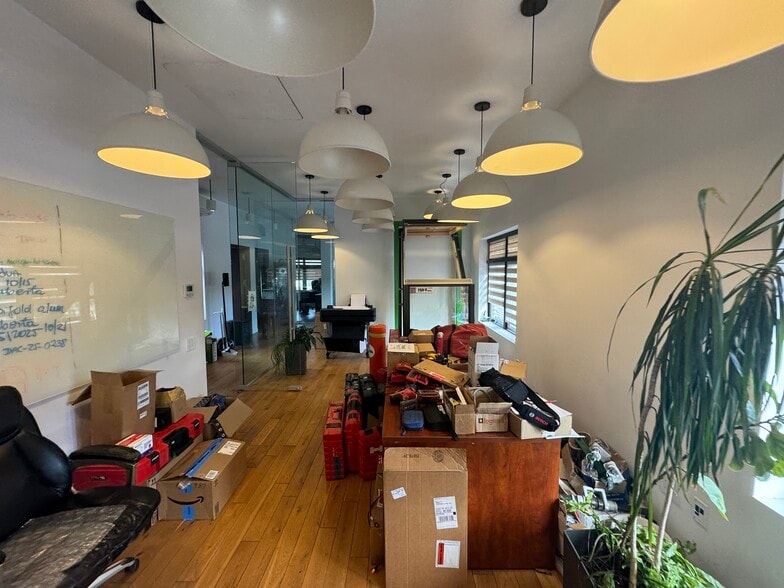 More Photos Of 174 Targee St, Staten Island Office For Lease