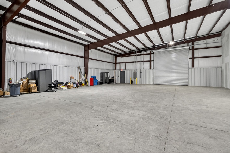 More Photos Of 3606 Explorer Trl, Oakwood Warehouse For Lease