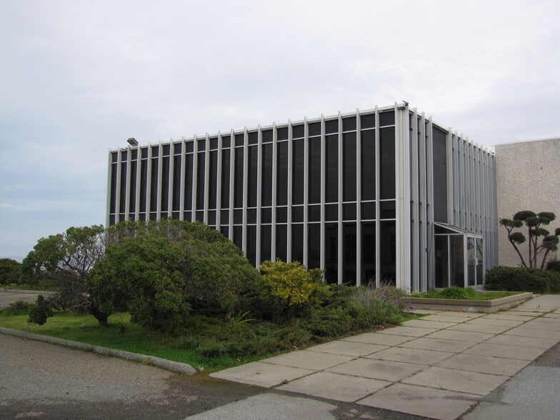 More Photos Of 828 Airport Blvd, Burlingame Research And Development For Lease