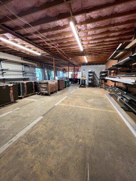 More Photos Of 185 Discovery Dr, Colmar Warehouse For Lease