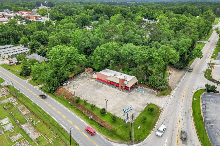 More Photos Of 115 Elm St, Lincolnton Restaurant For Lease